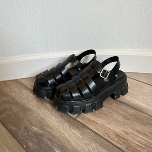 STEVE MADDEN SANDALS